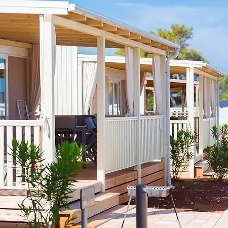 Premium Mobile Homes Istria - Lanterna - Luxury Mobilhome مكان تخييم