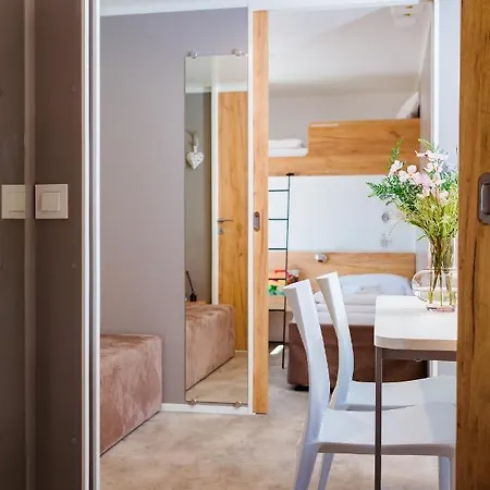 אתר קמפינג Premium Mobile Homes Istria - Lanterna - Luxury Mobilhome פורץ