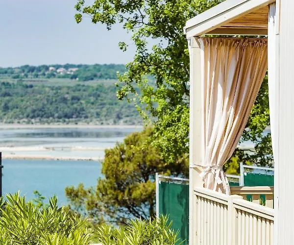 مكان تخييم Premium Mobile Homes Istria - Lanterna - Luxury Mobilhome